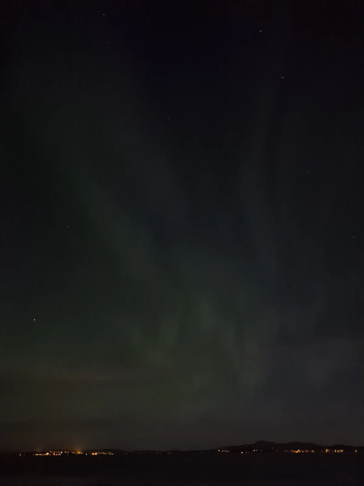 Lucky Me! Capturing the Northern Lights While Walking My Dog