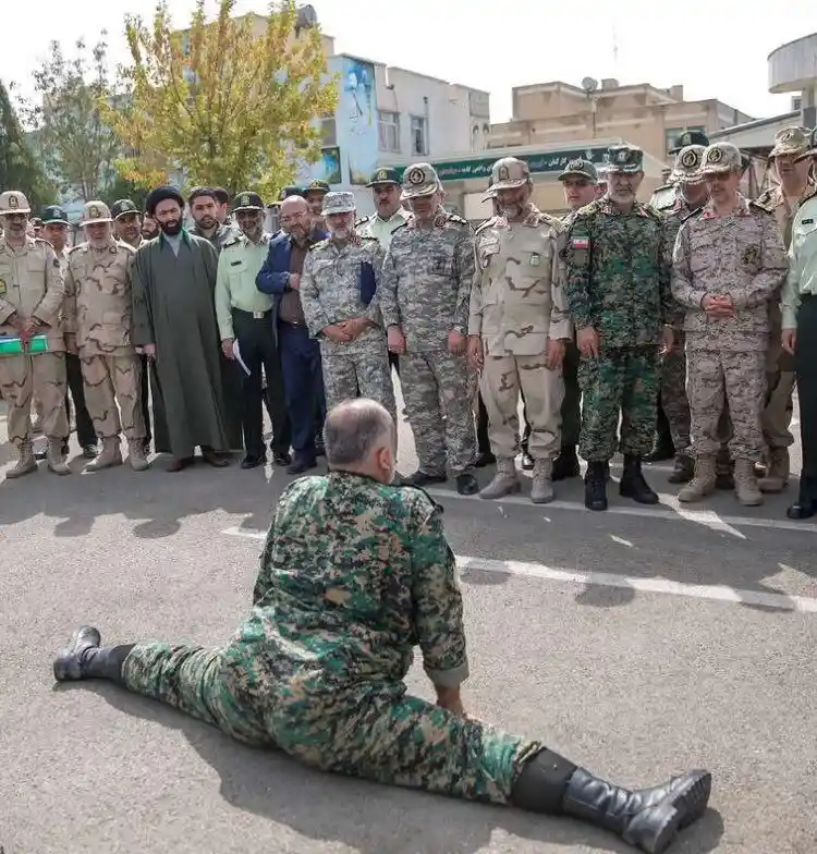 Today, soldiers, we master the art of the 'Thirst Trap'!