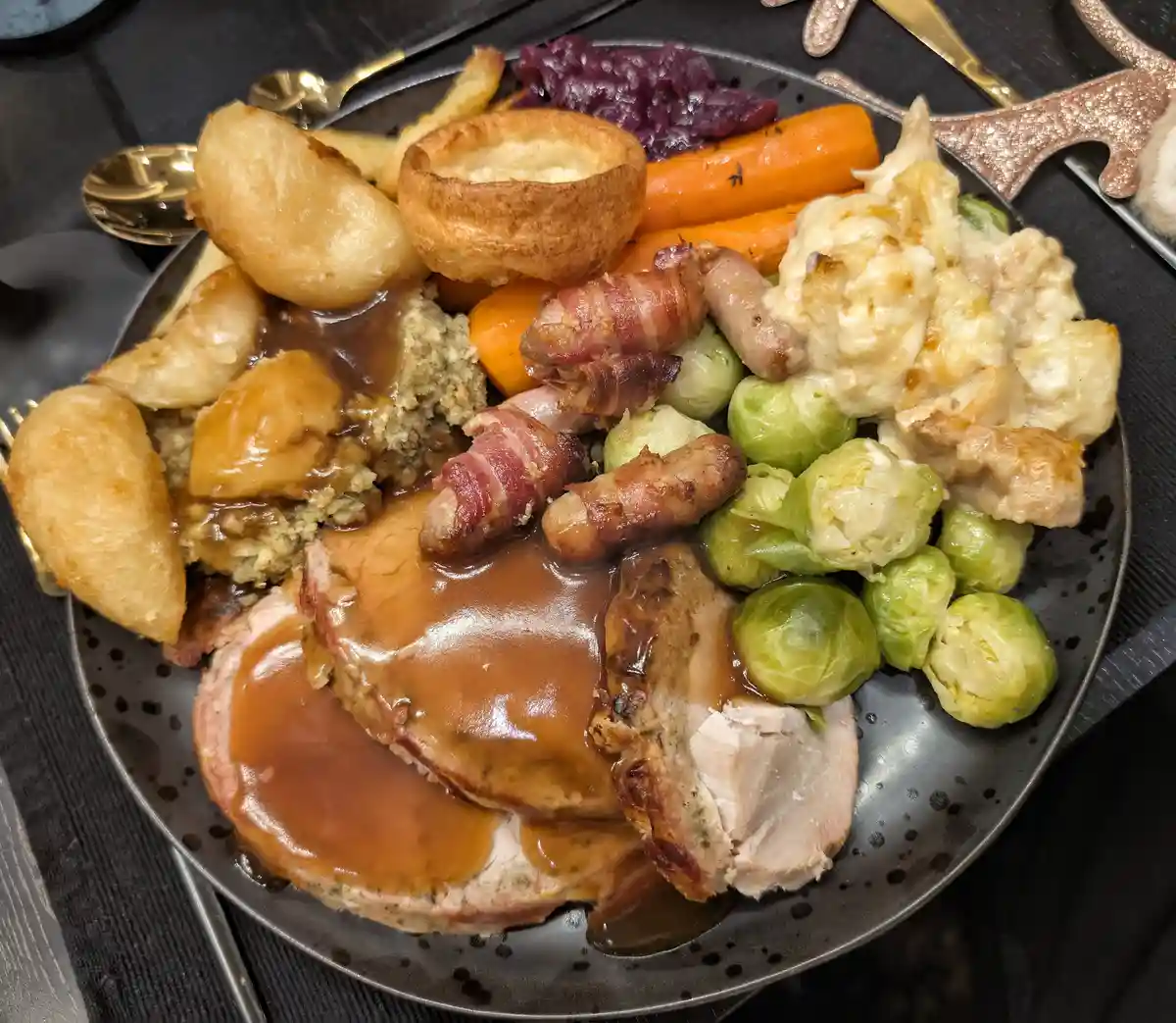 Gathering Around the Table: A Heartwarming Christmas Dinner