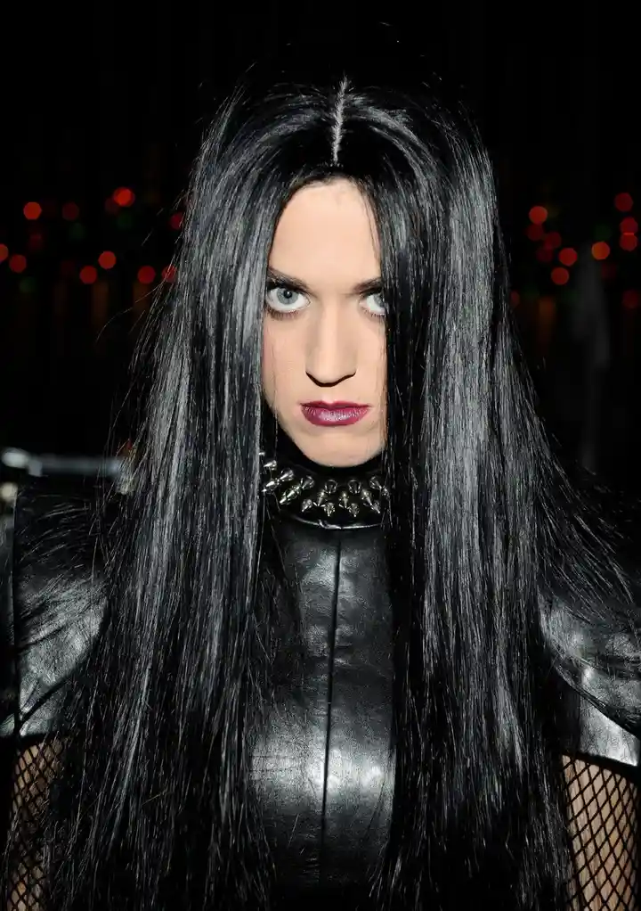 In Place of the Dark Lord, a New Queen Rises :)