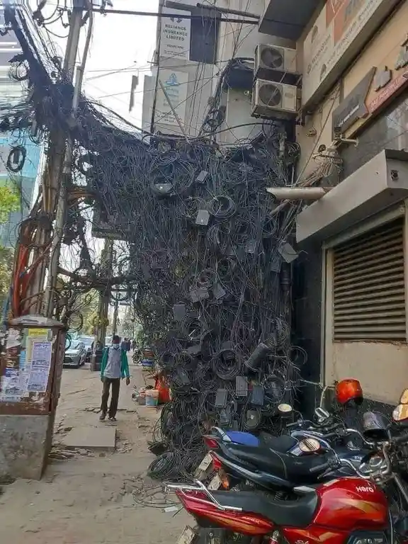Your New Task: Splicing Wires for Unit 7G