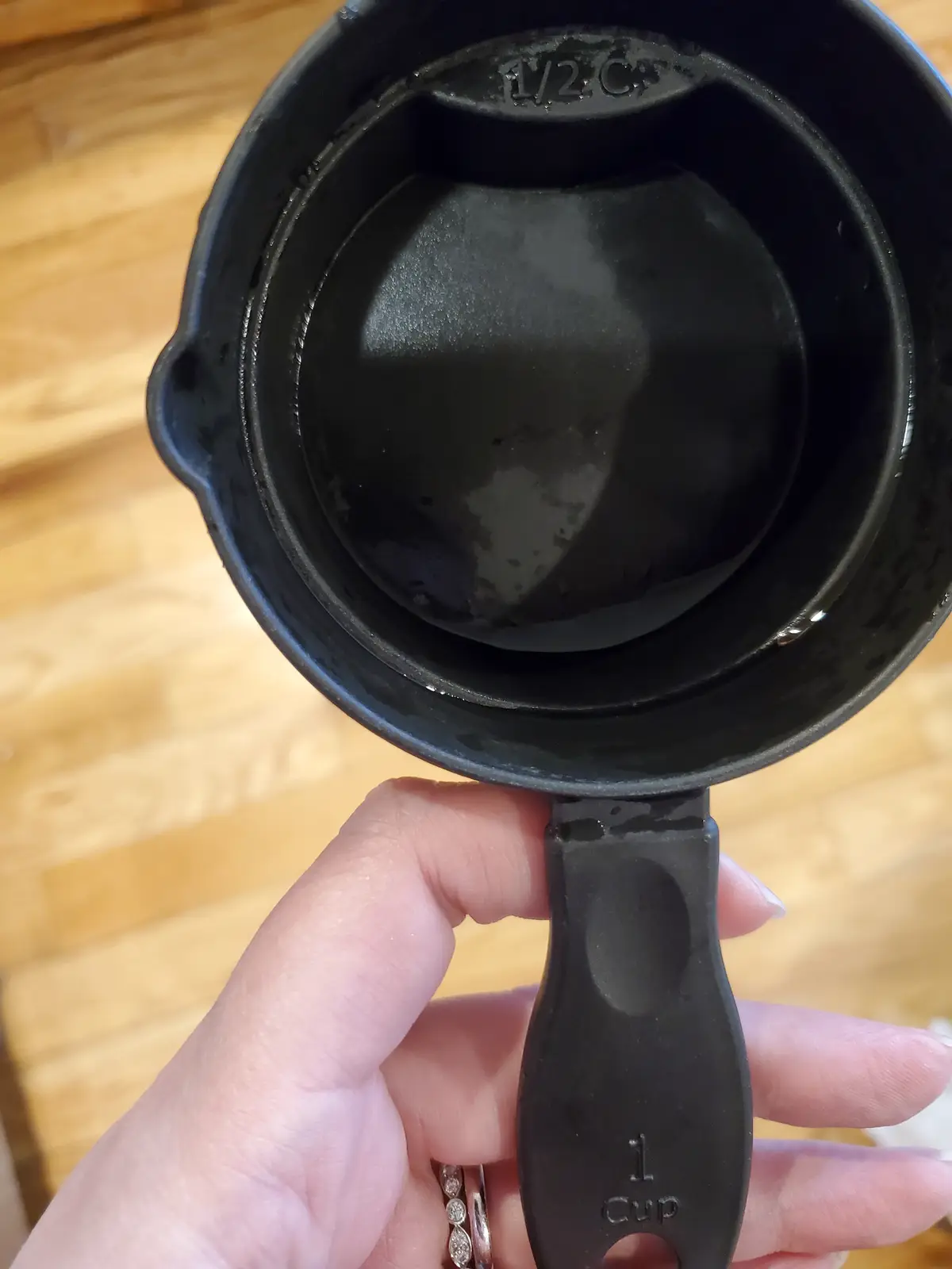 Innovative measuring cup featuring dual measurements