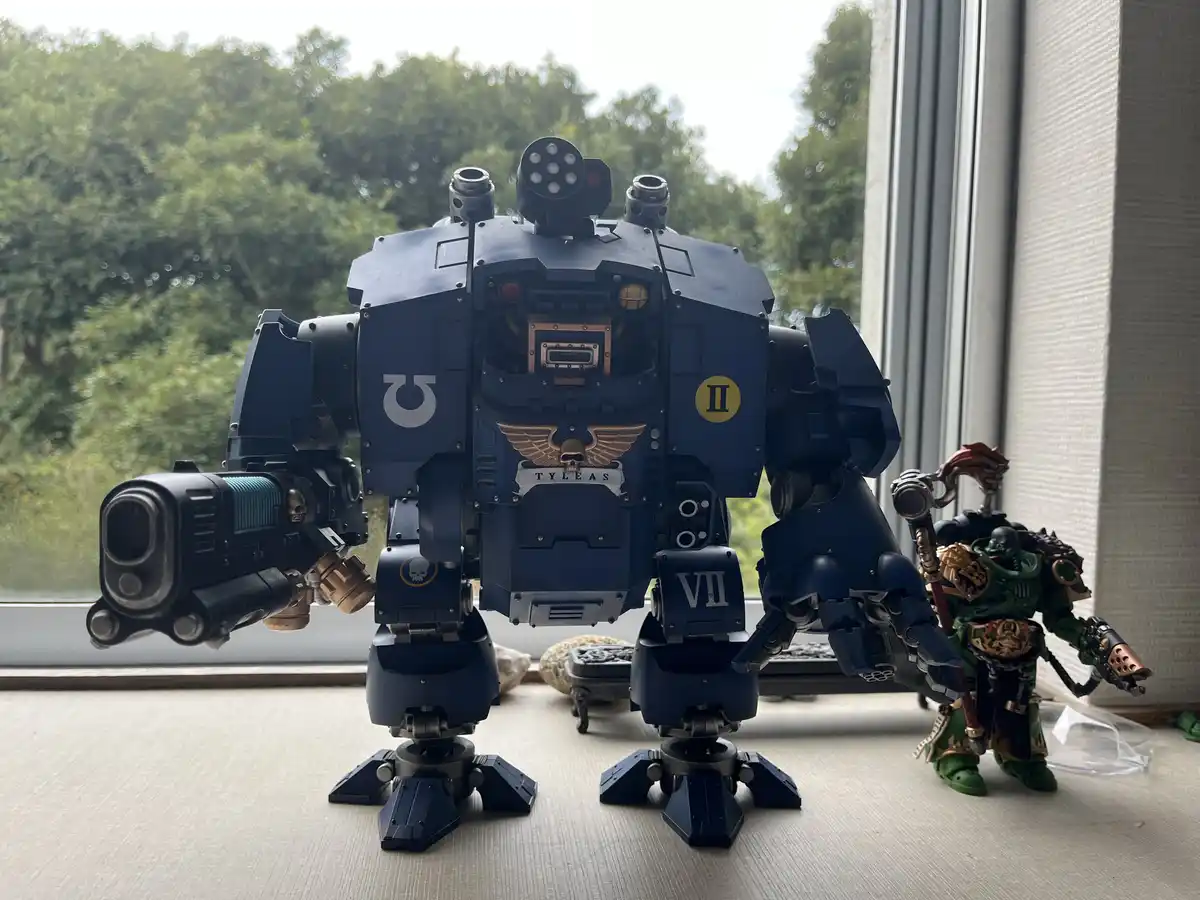 The Right Figurine is Surprisingly Just 1.5 Hands Tall - The Left Guy is Shocked!