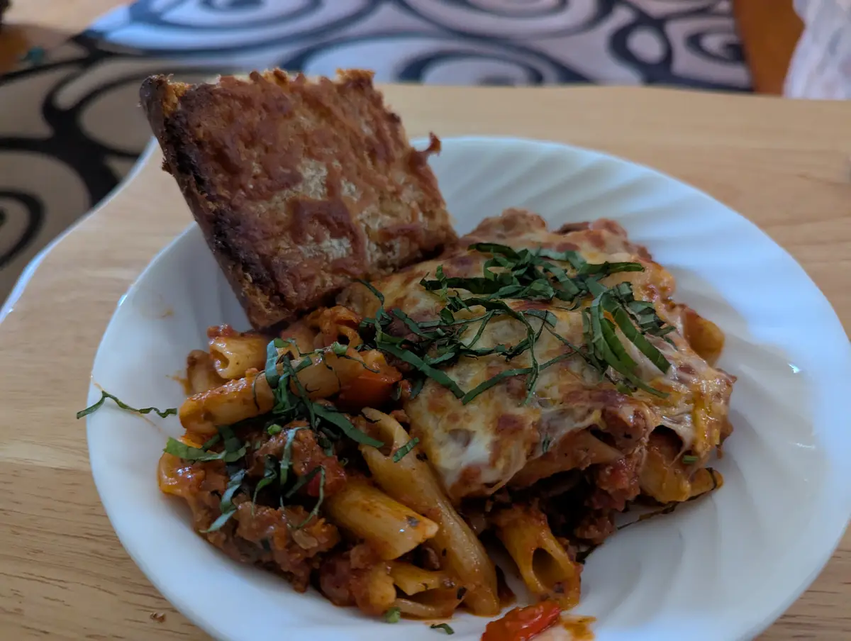 Delicious Baked Ziti Paired with Cheesy Garlic Bread