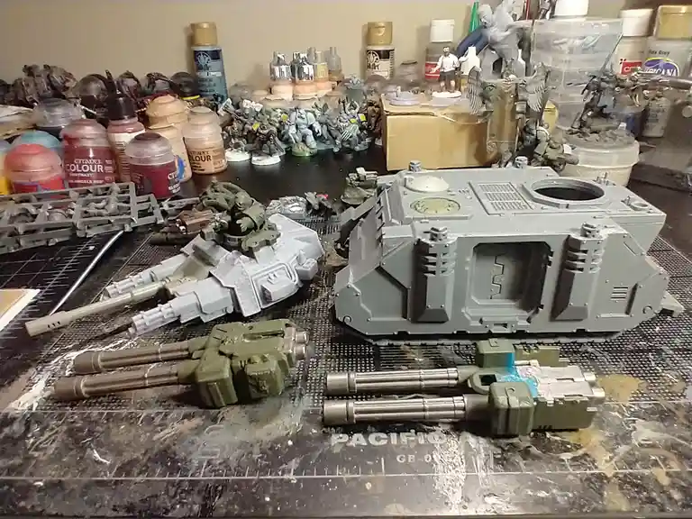 Custom Hobby WH40K Tank Raptors Kitbash: A Creative Masterpiece