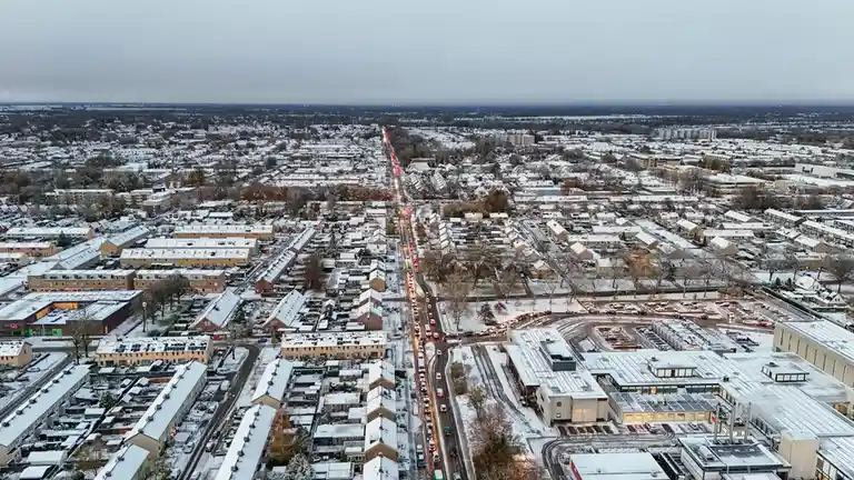 Urban Vibes: A Glimpse of the City