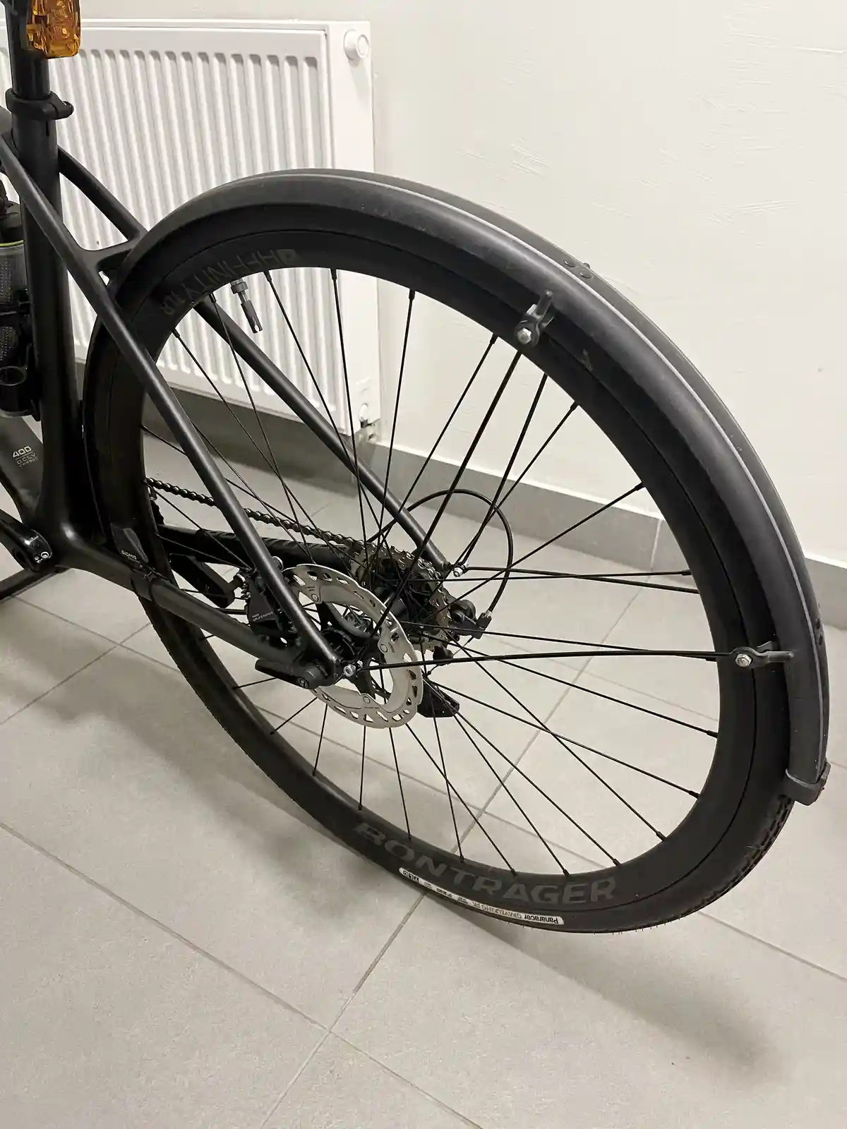Exploring the SKS Stingray 28 on a TREK FX Sport 5: The Ultimate Setup with Hidden Mudguard Kit