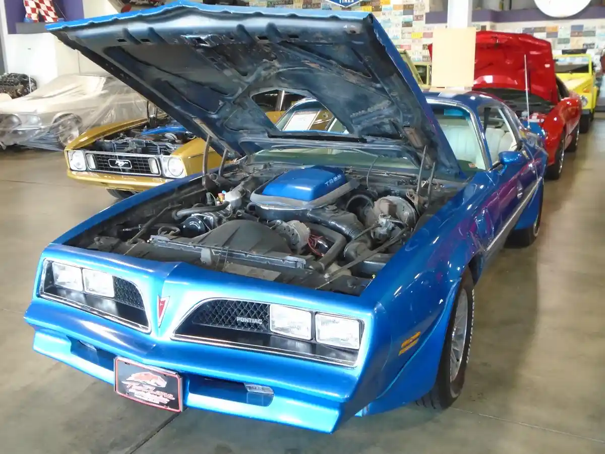 Behold the classic 1978 Pontiac Firebird Trans Am hardtop!