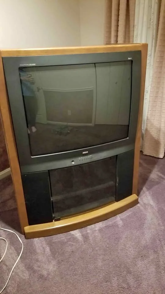 Throwback to the RCA 32" CRT TV Model G32705 from November '99