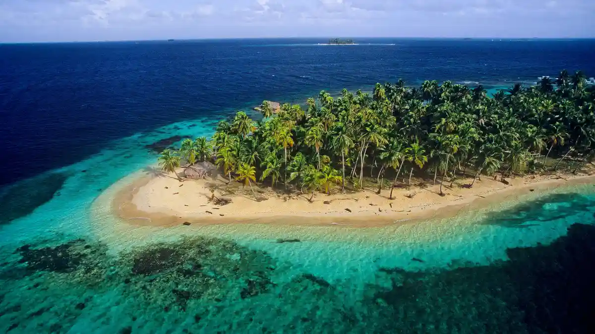 The Guna people, original inhabitants of Panama's mainland, fled to the San Blas Islands over 150 years ago to escape…