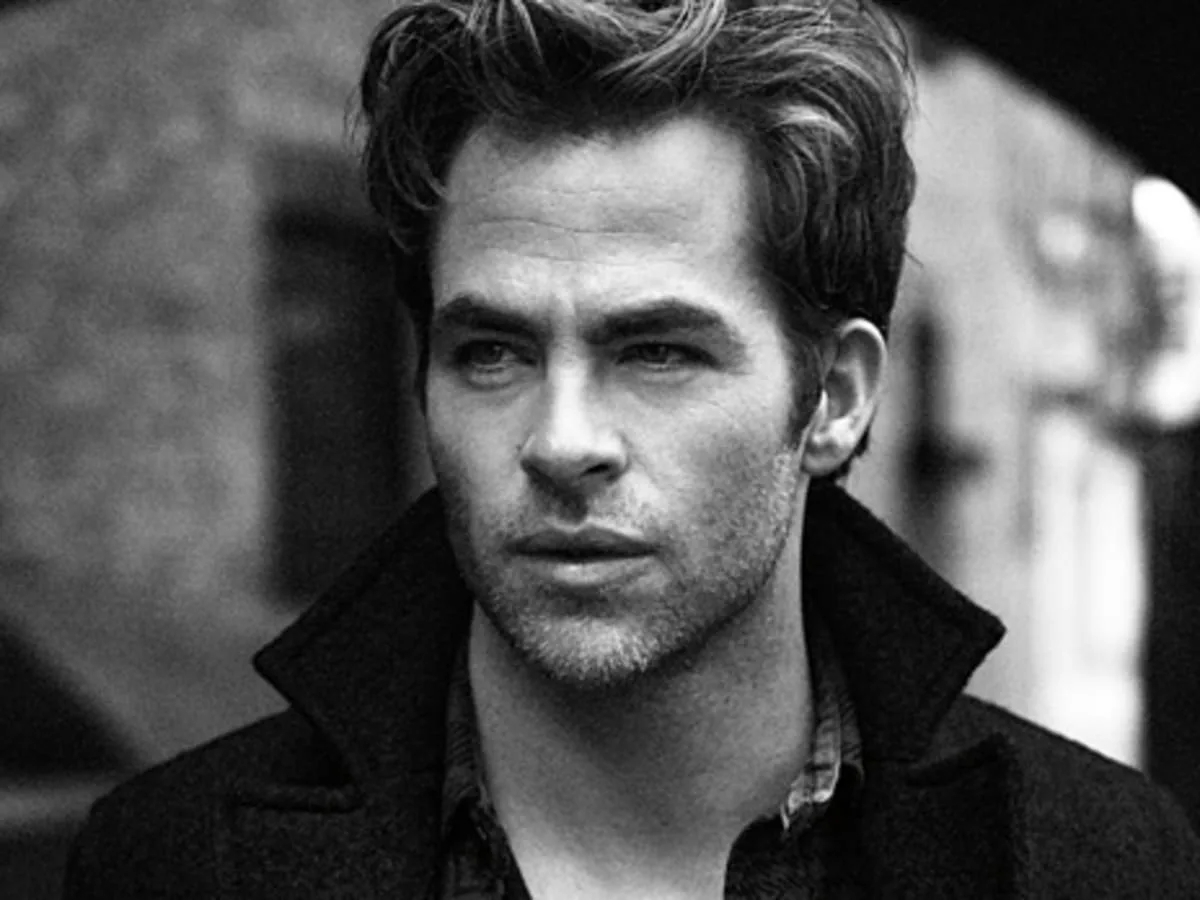 Chris Pine rallying for Team Pinecone!