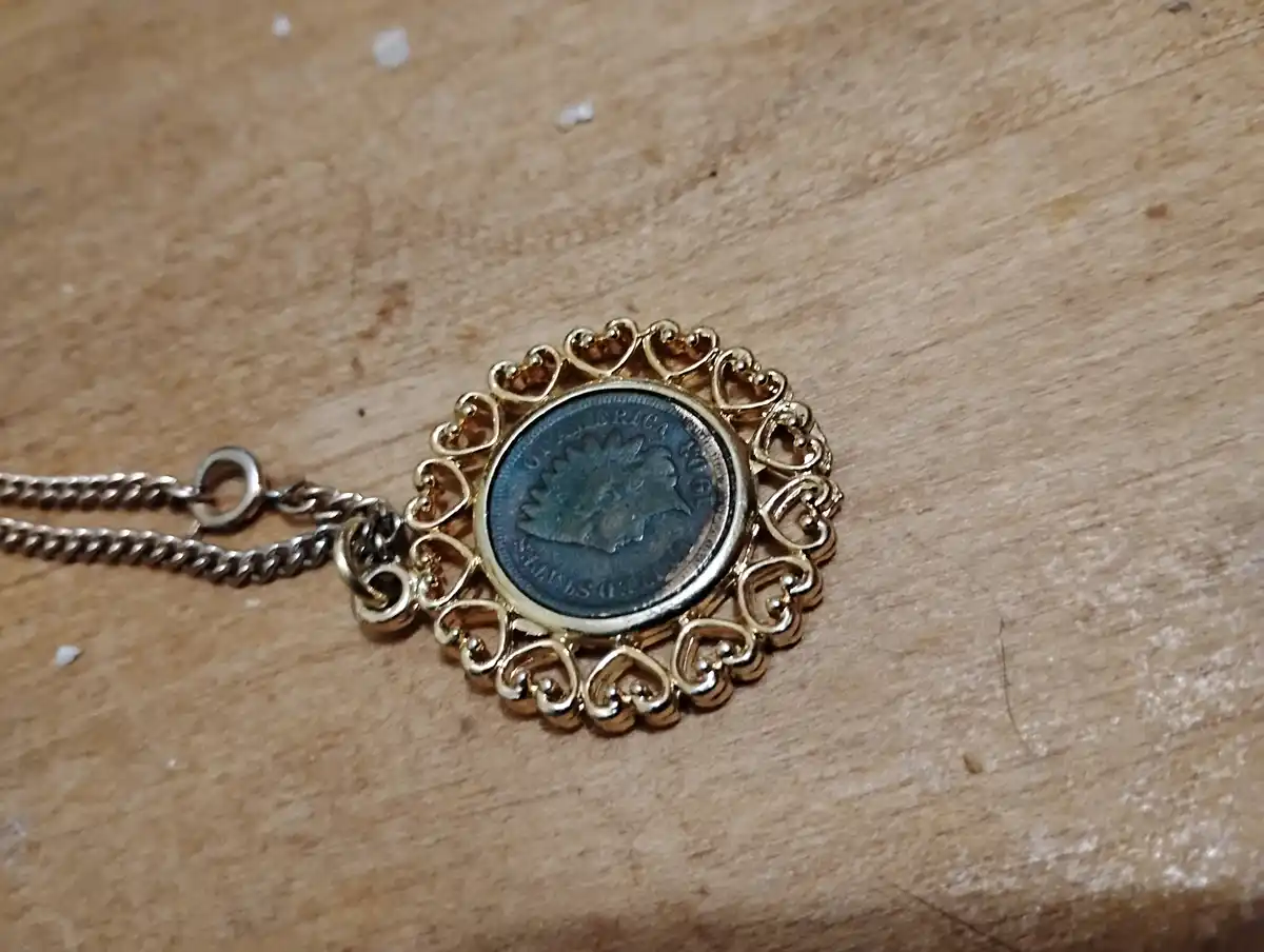 A Stunning Necklace That Steals the Show
